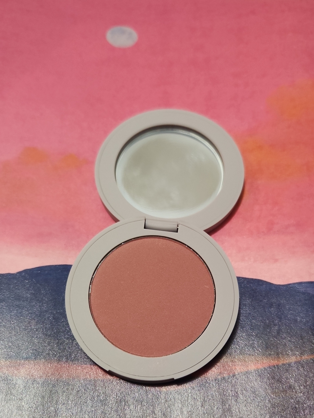 Vapour Beauty Blush Powder in Obsess Warm Rose